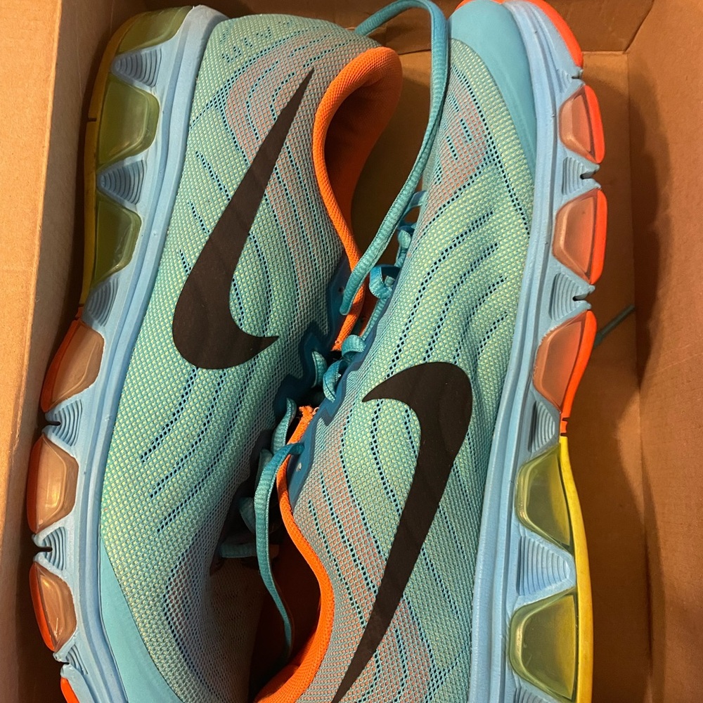 Nike Tailwind 6